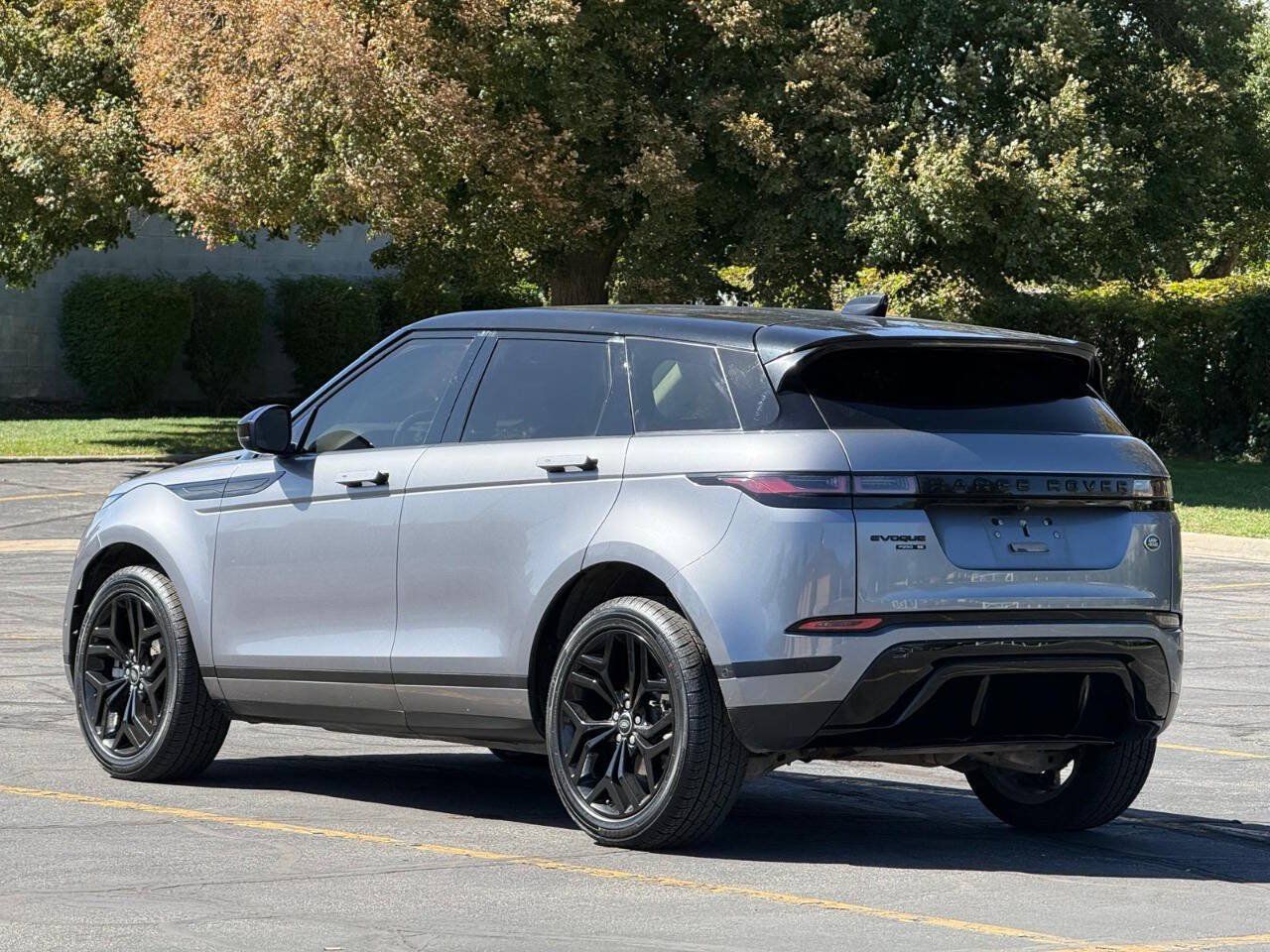 Used 2020 Land Rover Range Rover Evoque SE AWD/4WD image 3