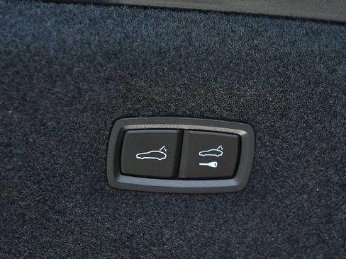 Used 2020 Porsche Taycan 4S AWD/4WD image 25