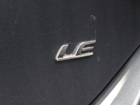 Used 2018 Toyota Corolla LE image 7