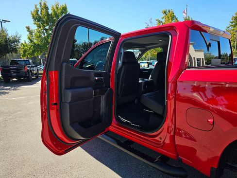 Used 2019 Chevrolet Silverado 1500 LT Trail Boss image 18