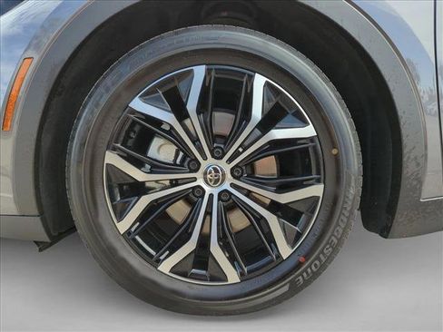 Certified 2023 Toyota Crown Limited image 24