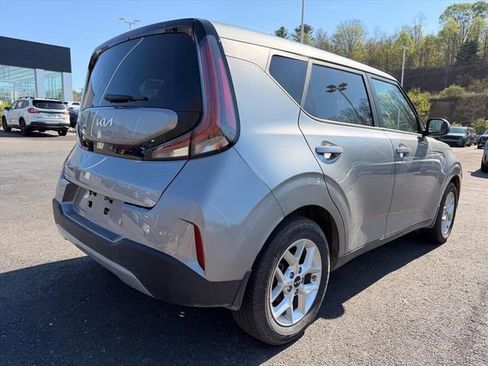 Used 2025 Kia Soul LX w/ LX Technology Package FWD image 14