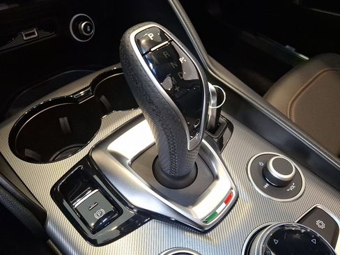 New 2025 Alfa Romeo Giulia AWD w/ Driving Assist Package image 7