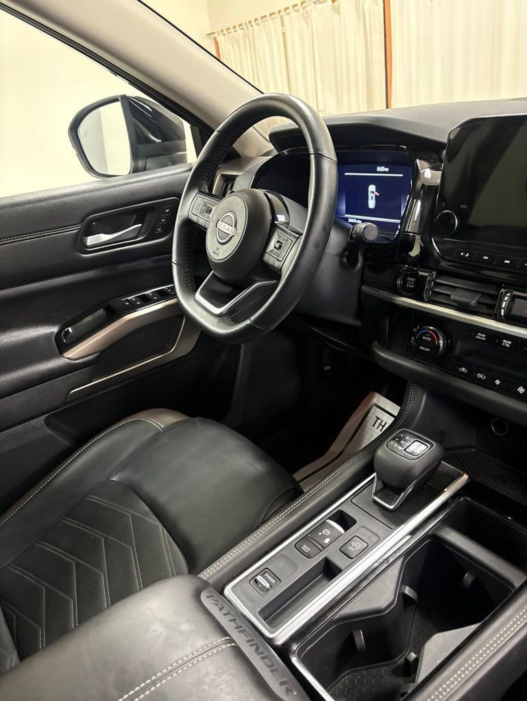 Used 2025 Nissan Pathfinder Platinum w/ Cargo Package FWD image 28