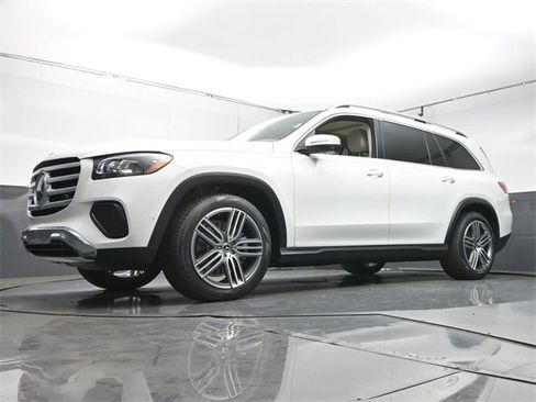 New 2026 Mercedes-Benz GLS 450 4MATIC image 39