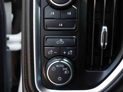 Used 2020 Chevrolet Silverado 3500 LT AWD/4WD image 21