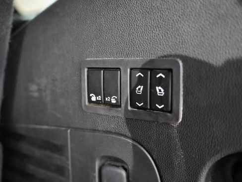 Used 2017 Chevrolet Tahoe Premier AWD/4WD image 39