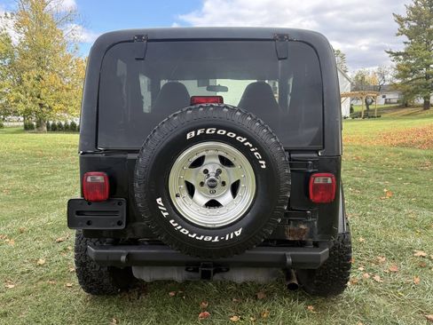 Used 2002 Jeep Wrangler X image 4