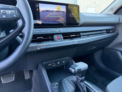 Used 2025 Kia K4 FWD image 17