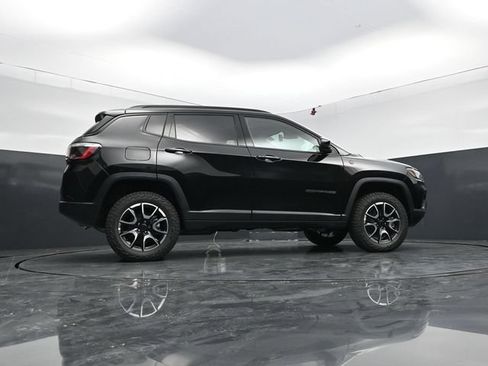 New 2026 Jeep Compass Trailhawk w/ Trailer Tow Group AWD/4WD image 60
