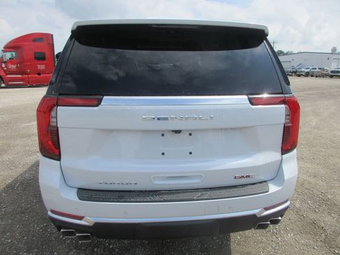 New 2026 GMC Yukon Denali w/ Sun & Power Step Package AWD/4WD image 5