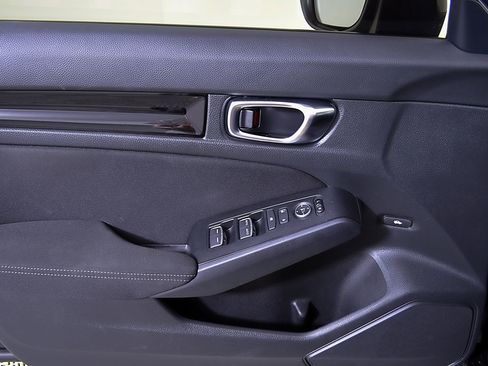 Used 2025 Honda Civic Sport image 15