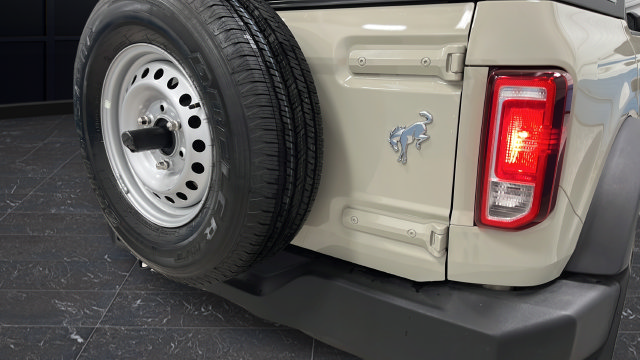 Used 2025 Ford Bronco 4-Door AWD/4WD image 34
