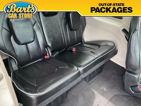 Used 2022 Chrysler Pacifica Limited FWD image 10