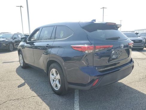 Used 2021 Toyota Highlander LE image 6