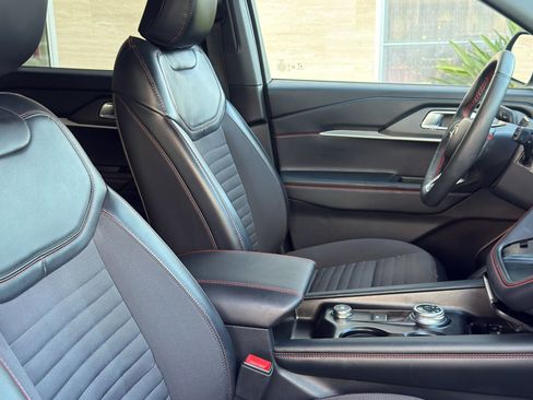 Used 2025 Ford Explorer ST-Line w/ ST-Line Street Pack image 25