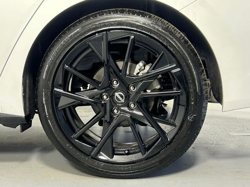 Used 2025 Nissan Sentra SR w/ Midnight Edition FWD image 31