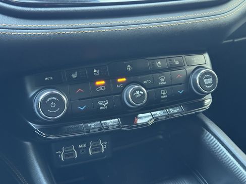 Used 2023 Dodge Durango R/T AWD/4WD image 8