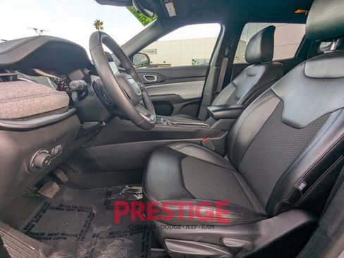 Used 2024 Jeep Compass Latitude image 23