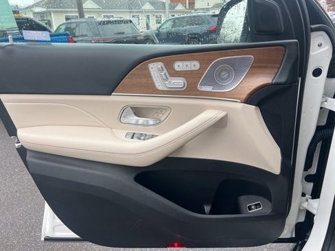 Used 2021 Mercedes-Benz GLS 450 4MATIC image 23