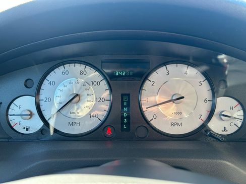 Used 2010 Chrysler 300 Touring image 22