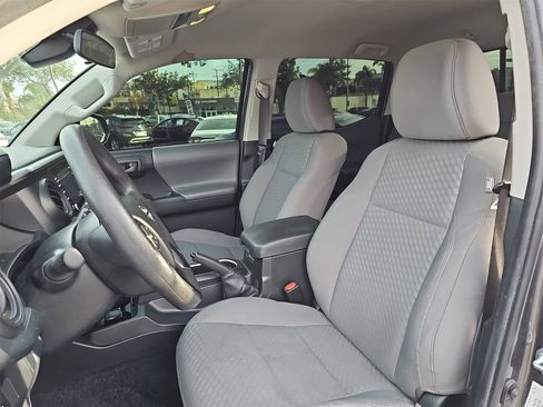 Used 2022 Toyota Tacoma SR image 14