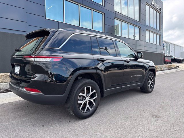 Used 2023 Jeep Grand Cherokee Limited AWD/4WD image 3