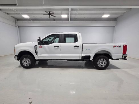 Used 2023 Ford F250 XL w/ FX4 Off-Road Package AWD/4WD image 6