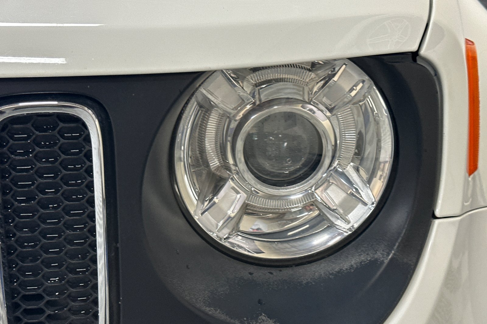 Used 2018 Jeep Renegade Latitude FWD image 49