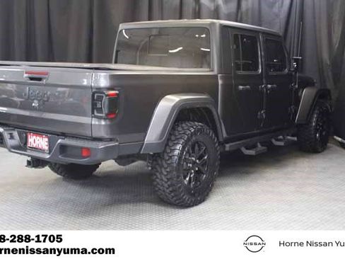 Used 2021 Jeep Gladiator Sport image 13