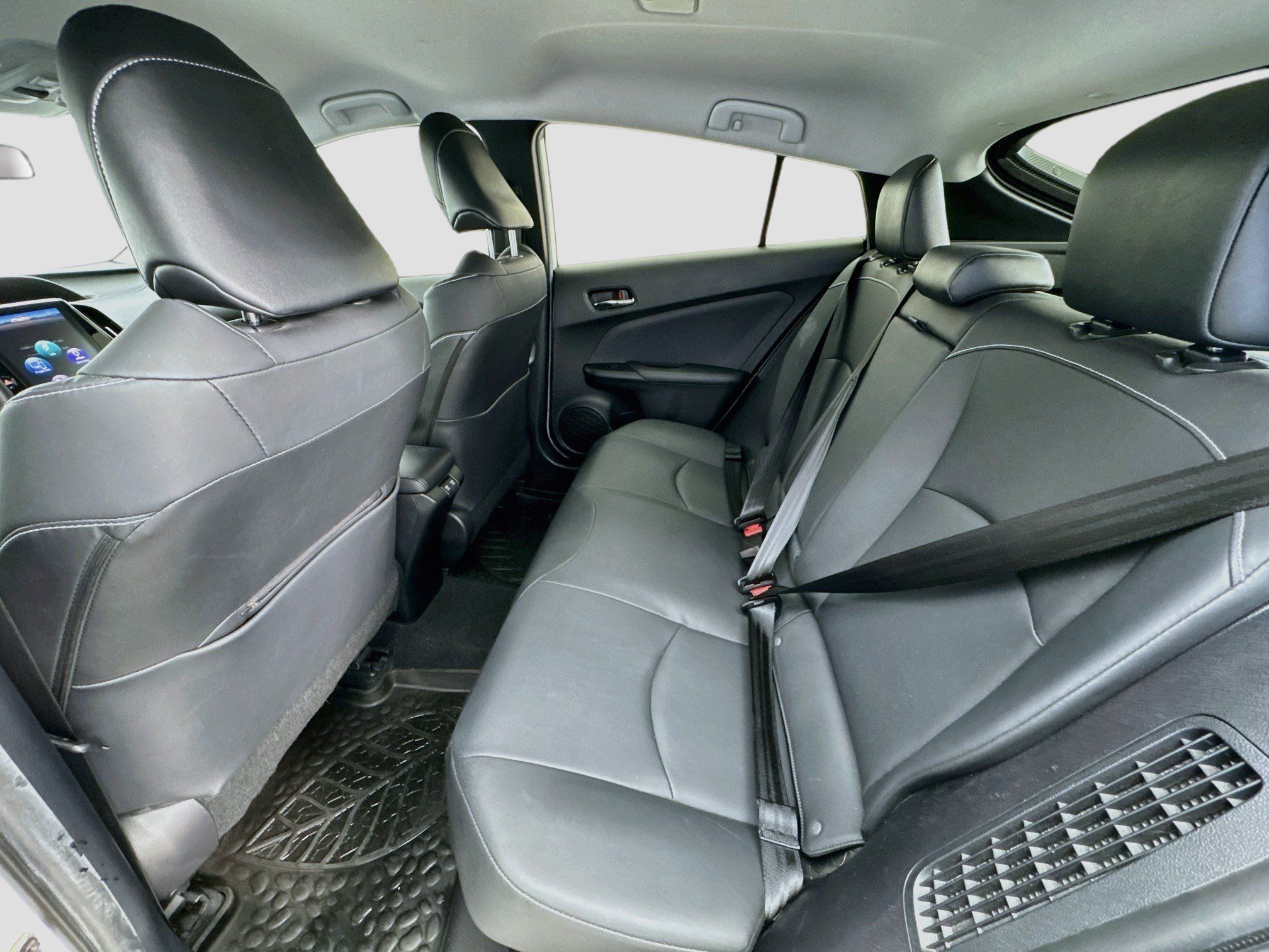 Used 2020 Toyota Prius Prime XLE FWD image 15