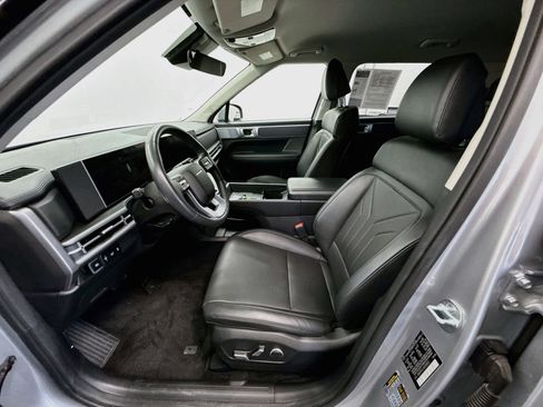 Used 2025 Hyundai Santa Fe SEL FWD image 13