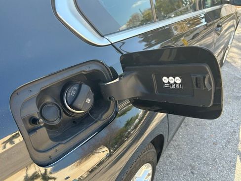 Used 2025 BMW 330i Sedan image 39