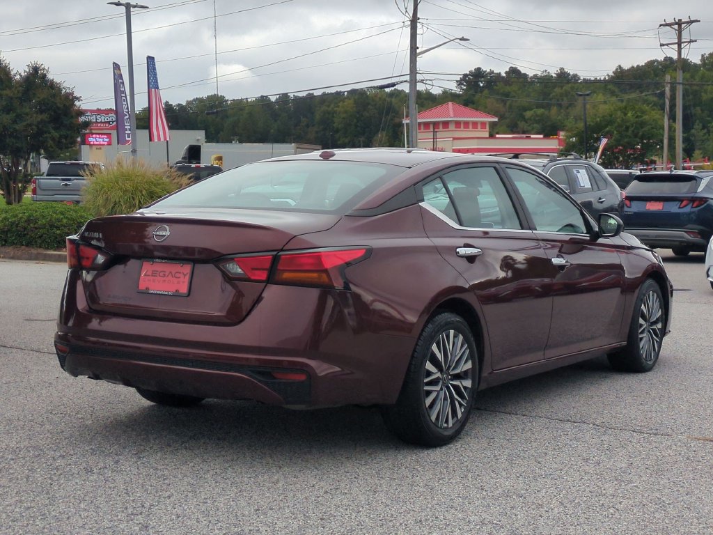 Used 2025 Nissan Altima 2.5 SV FWD image 3
