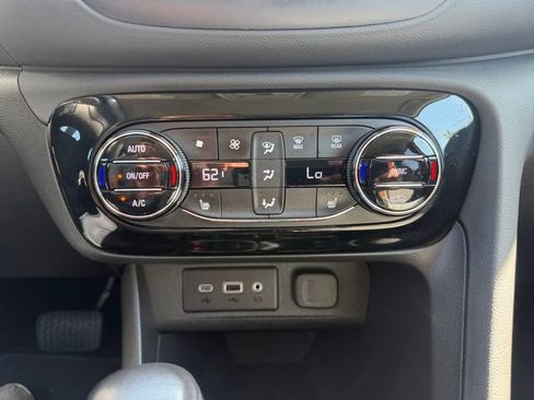 Used 2023 Buick Encore GX Select FWD image 5