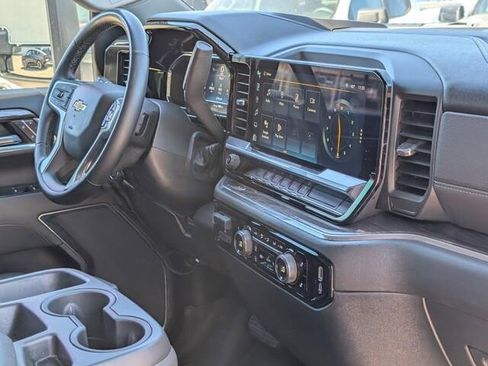 Used 2024 Chevrolet Silverado 2500 LTZ image 14