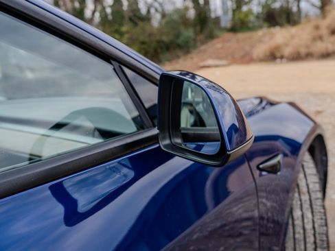 Used 2022 Tesla Model 3 Standard Range image 10