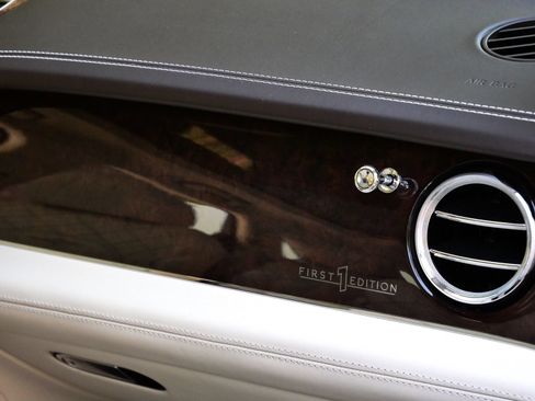 Used 2021 Bentley Bentayga AWD/4WD image 23
