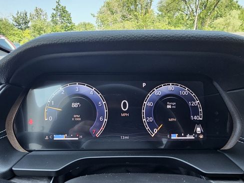 New 2025 Jeep Grand Cherokee Limited w/ Black Appearance Package image 9