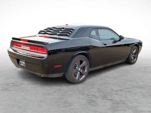 Used 2013 Dodge Challenger SXT RWD image 11