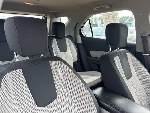 Used 2017 Chevrolet Equinox LS FWD image 23