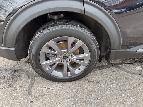 Used 2022 Ford Explorer XLT w/ Equipment Group 202A image 28