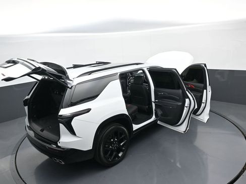 Used 2024 Chevrolet Traverse RS AWD/4WD image 44