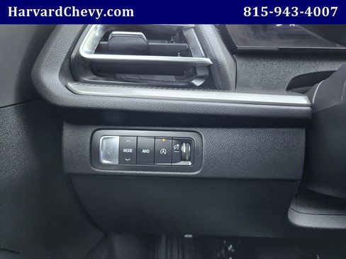 Used 2025 Chevrolet Traverse LT AWD/4WD image 21