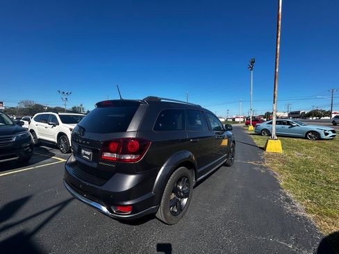 Used 2020 Dodge Journey Crossroad image 4