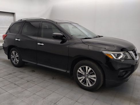 Used 2020 Nissan Pathfinder S image 11
