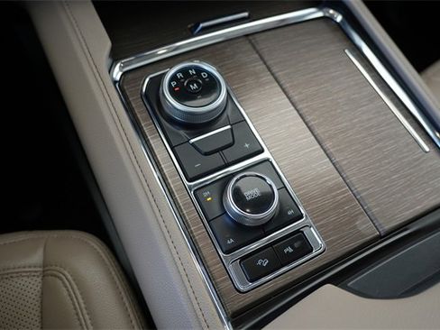 Used 2024 Ford Expedition Max Limited image 17