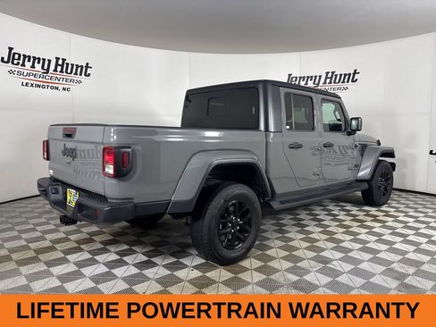 Used 2022 Jeep Gladiator Sport image 5