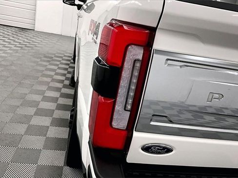 Used 2024 Ford F350 Platinum image 33