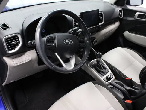 Used 2024 Hyundai Venue SEL FWD image 18